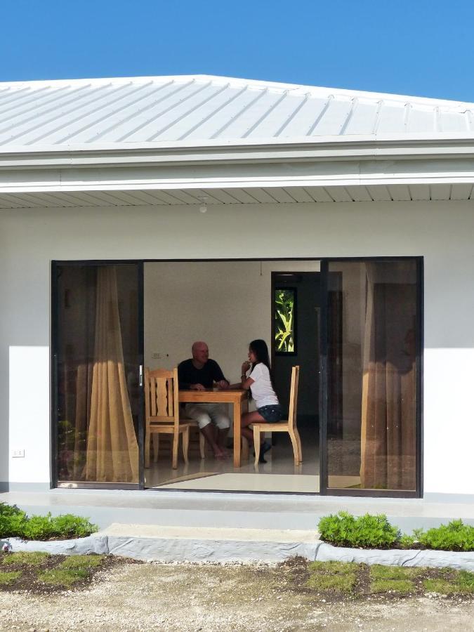 Beyond Island Hotel Moalboal Exterior foto